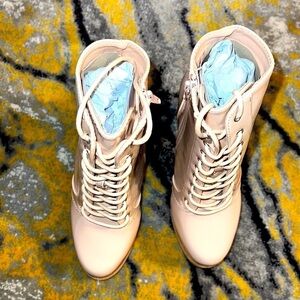 Diva Womens Lace-Up Lug Sole Chunky Block Heel Platform Combat Ankle 6.5